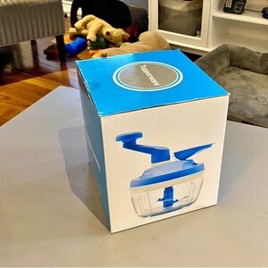 Tupperware Brand New Food Chopper
